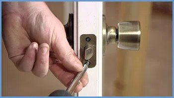 State Locksmith Services Chicago, IL 312-288-7593 - 6-lock-change