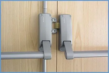 State Locksmith Services Chicago, IL 312-288-7593 - 8-push-bars